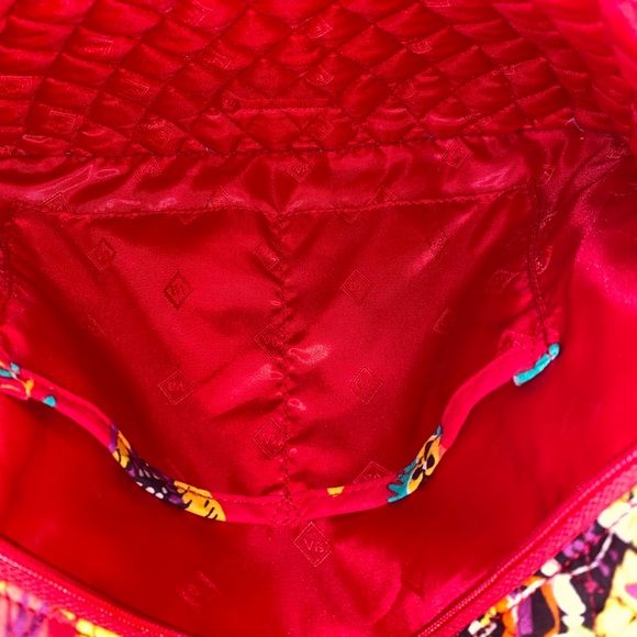 VERA BRADLEY PURSE. - Picture 3 of 16